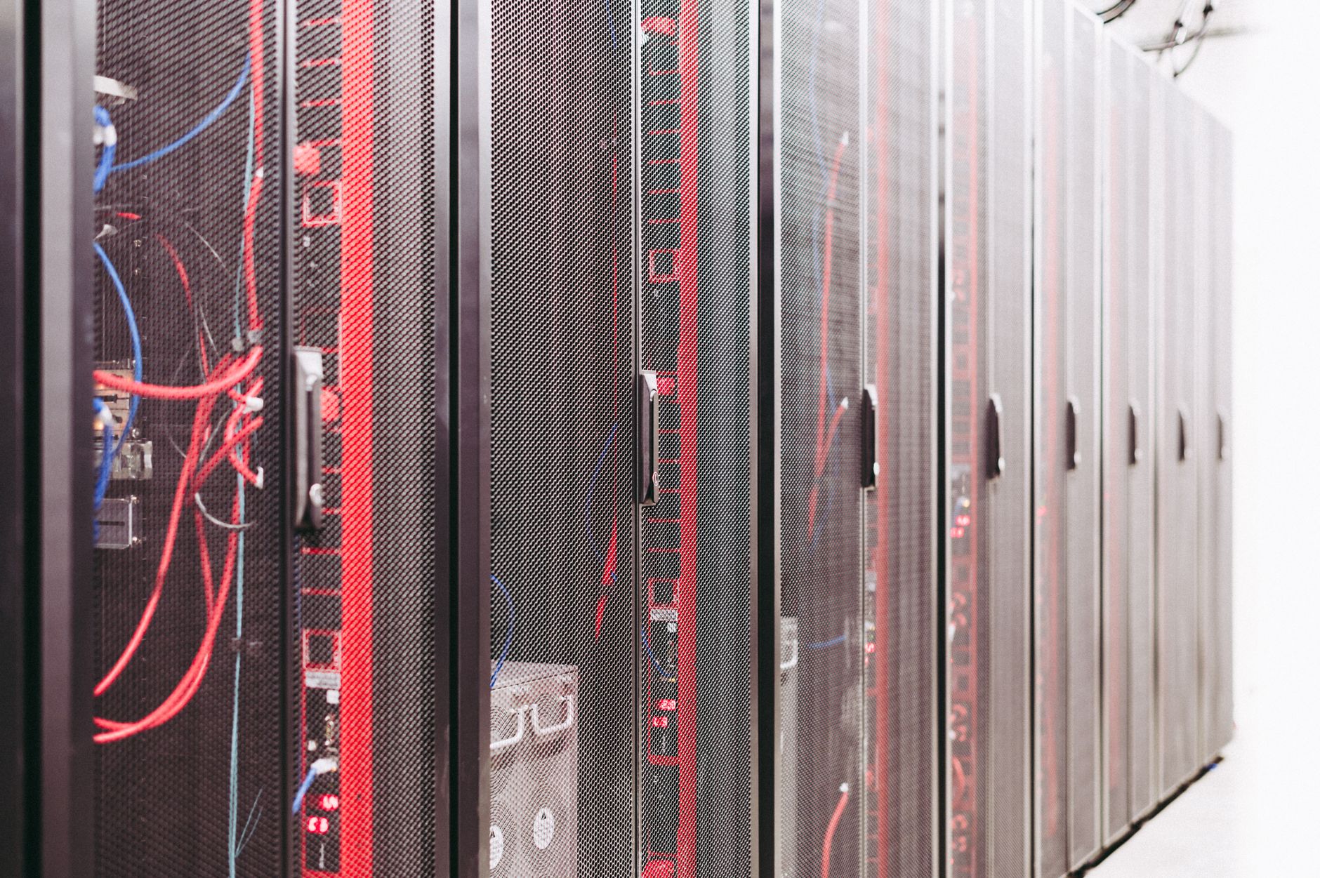 Cloud Solutions 2026: Complete Business Guide & Best ROI